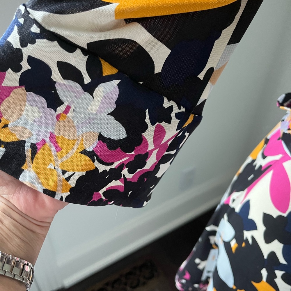 Diane von Furstenberg 100% Silk Wrap Dress - Picture 2 of 7